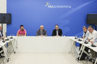«Βήμα βήμα» και βλέπουμε