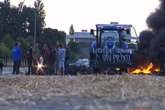 Οι αγρότες θύμωσαν – η κυβέρνηση πληρώνει