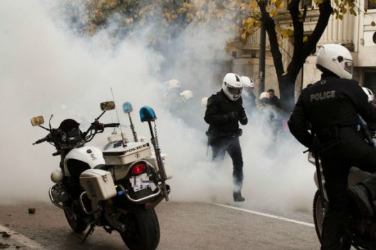«Κλομπ χωρίς βαζελίνη» για τους αναρχικούς!