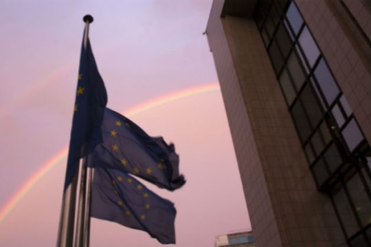 Πρώτα συμφωνία και μετά «χρηματοδότηση-γέφυρα»