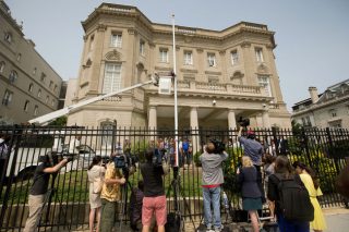 Ανοίγουν οι πρεσβείες, αρχίζουν τα δύσκολα