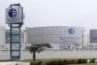 «Κούρεμα» στα ρετιρέ των ΕΛΠΕ