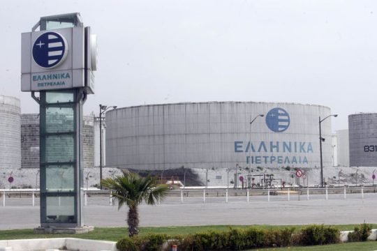 «Κούρεμα» στα ρετιρέ των ΕΛΠΕ