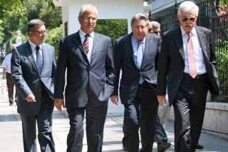 Απειλούν με… εφοπλιστexit