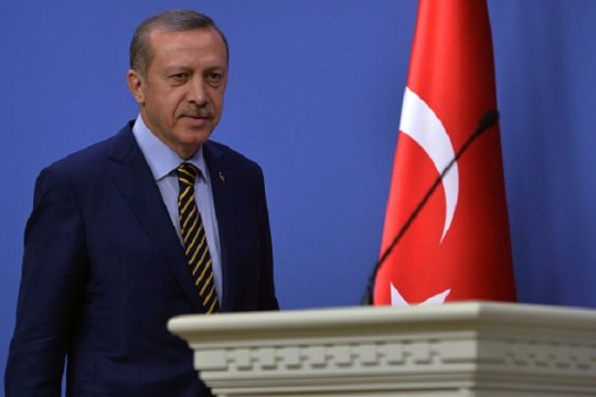 Απόλυση αρθρογράφου για σχόλιο στο Twitter κατά του Ερντογάν