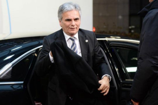 Φάιμαν: Οι 28 ηγέτες θα αποφασίσουν πρόγραμμα ανθρωπιστικής κρίσης αν…