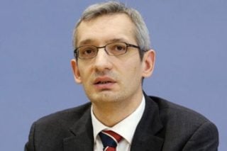 Ανοιχτή η πόρτα των λεόντων