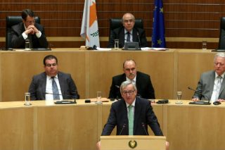 Γιούνκερ: Καθήκον της γενιάς μας η επίλυση του Κυπριακού