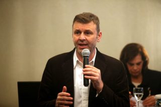 Να πάρει και ο Γκλέτσος λίγη από τη δόξα του Βαρουφάκη