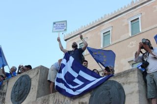Δυο Ελλάδες στην κάλπη