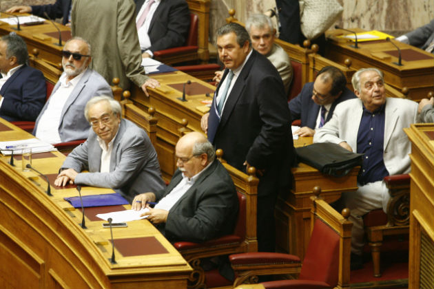 Ονομαστική ψηφοφορία τα μεσάνυχτα για… εξουσιοδότηση