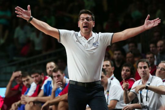 Μέσα Κουφός, έξω Μαυροκεφαλίδης