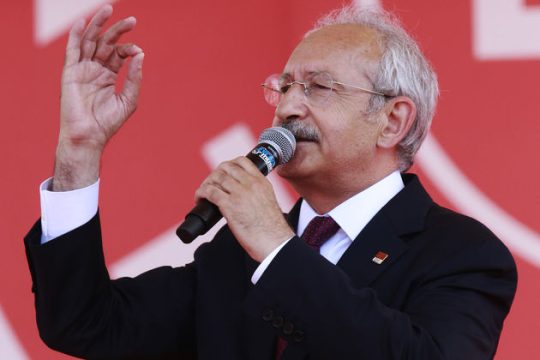 Διερευνητικές εντολές και στο βάθος «γκρίζοι λύκοι»