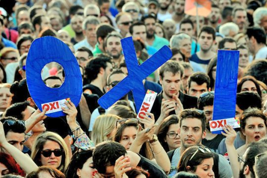 Μια ολόκληρη εποχή τελειώνει με κρότο και λυγμούς