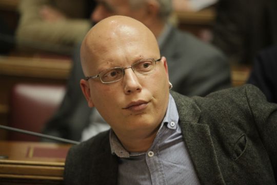 Ψηφίζει «όχι» και σύντομα παραιτείται ο Δ. Κοδέλας