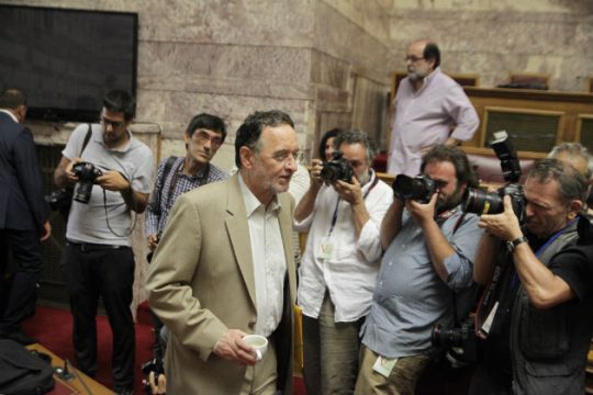 Σύγκρουση προ των πυλών