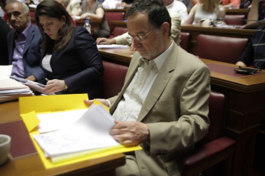 Λαφαζάνης κατά εφημερίδων: Ούτε για κατάδικους…