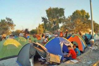 Προσφυγικός πυρετός (και) στη Λέσβο
