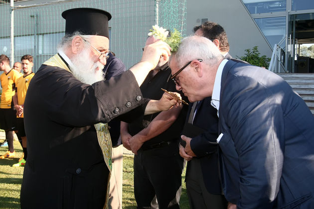 Οποιον θέλουν βάζουν μέσα