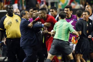 «Concacaf είστε κλέφτες»
