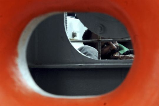 Πολύνεκρο ναυάγιο με μετανάστες ανοιχτά της Λιβύης