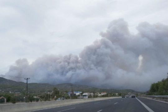 Yπό έλεγχο πυρκαγιά στην Κερατέα