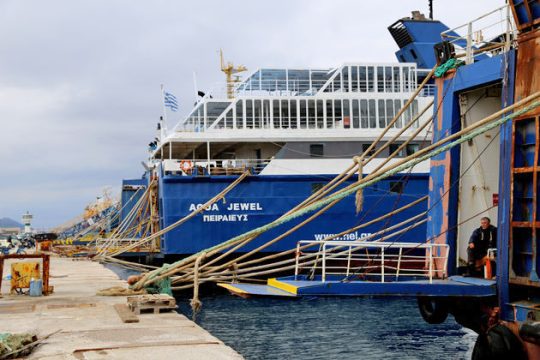 Εκπτώσεις στα ακτοπλοϊκά εισιτήρια  για τους εκλογείς
