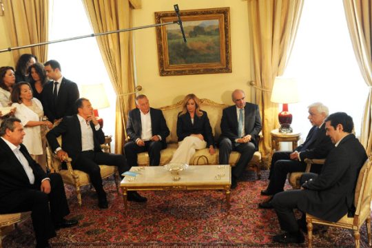 Με ατάκες και «αβρότητες» το γεύμα πολιτικών αρχηγών με Παυλόπουλο