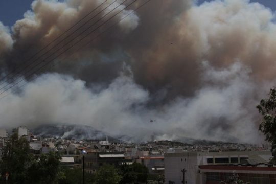 Εμπρηστική επίθεση (;) σε ολόκληρη τη χώρα