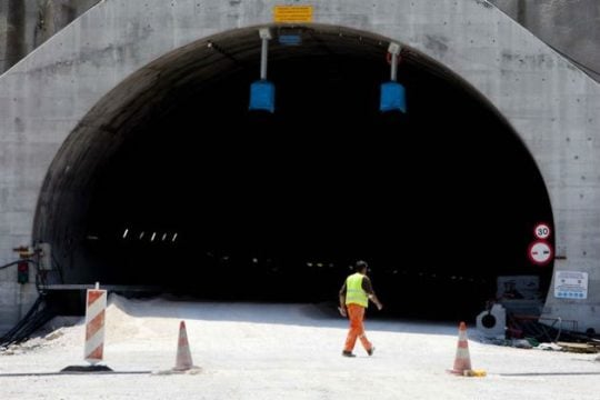 Εκτροχιασμός τρένου στη σήραγγα των Τεμπών