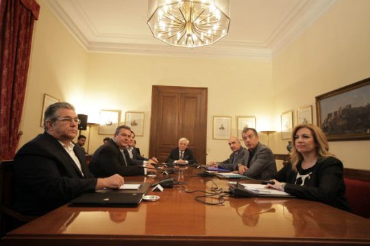 Σε εξέλιξη το συμβούλιο πολιτικών αρχηγών υπό τον Προκόπη Παυλόπουλο