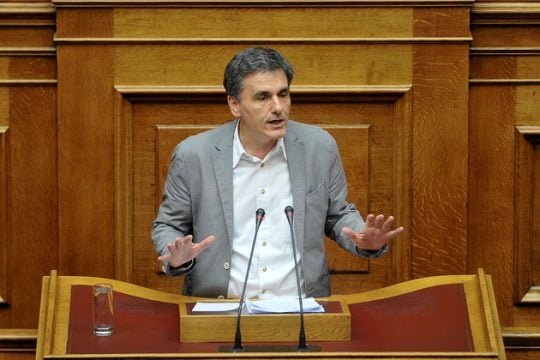 Με αστερίσκους η στήριξη