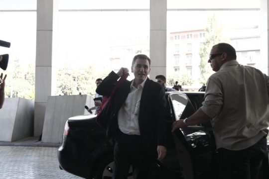 Μαραθώνια η πρώτη επαφή Τσακαλώτου και Σταθάκη με τους «θεσμούς»