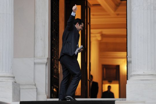 Πανηγυρικό κλίμα αλλά και χαμηλοί τόνοι στην κυβέρνηση