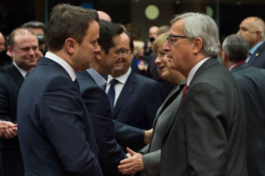 Οι διαπραγματεύσεις δεν τελειώνουν την Κυριακή, λέει το Μαξίμου