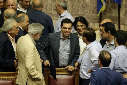 Ισχυρή εντολή για συμφωνία παρά τις απώλειες
