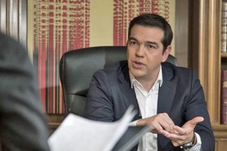 Δέσμευση Τσίπρα: Δεν ανακαλούνται οι επαναπροσλήψεις