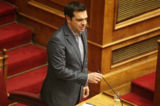 Κύριε Τσίπρα, δεν είστε (πια) κάθε λέξη αυτού του Συντάγματος