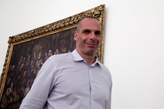 Ο Βαρουφάκης «ξαναγράφει» τη συμφωνία