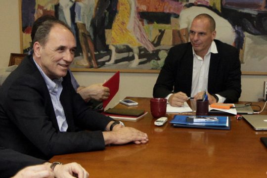 Βαρουφάκης – Σταθάκης μιλούν για τη συμφωνία και το χρέος