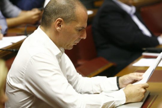 «Καθημερινή»: Υποκλοπές και χάκινγκ στο Plan b του Βαρουφάκη