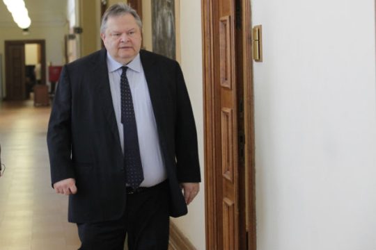 Σύγκληση του συμβουλίου πολιτικών αρχηγών ζητάει ο Βενιζέλος