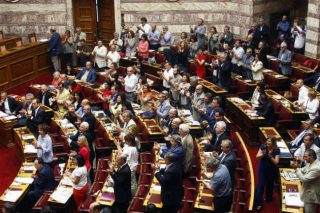 Τα συνήθη θύματα θα σηκώσουν τα νέα βάρη