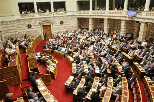 Πόσα χρήματα παίρνει ακριβώς ένας Έλληνας βουλευτής;