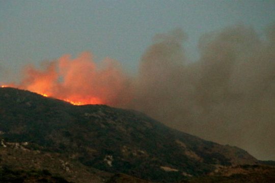 Σε ύφεση τα πύρινα μέτωπα