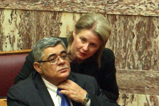 Άρση κατ’ οίκον περιορισμού για Μιχαλολιάκο και Ζαρούλια