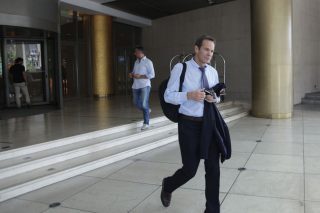 Πιέσεις για νέα προαπαιτούμενα