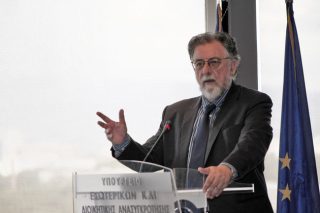 Φοβάται τις πολιτικές εξελίξεις