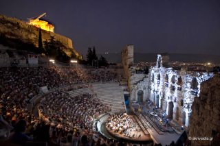 Πετάξτε την κλασική από το παράθυρο