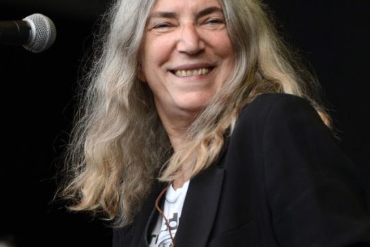 Η Πάτι Σμιθ κάνει σίριαλ τα νιάτα της